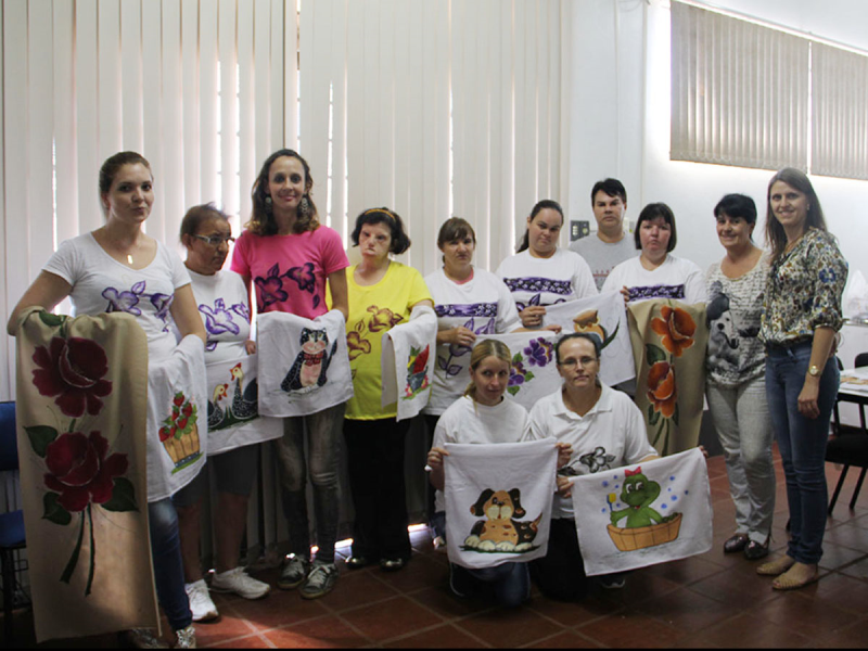 SECRETARIA DE DESENVOLVIMENTO SOCIAL PROMOVE CURSO DE ARTESANATO